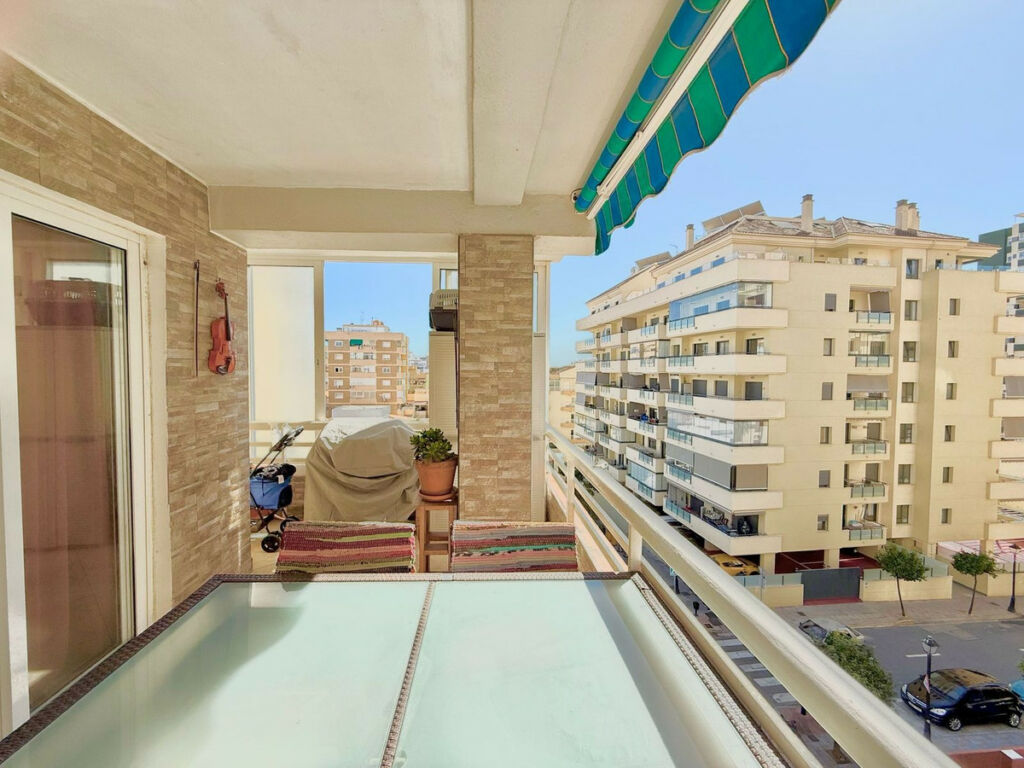 Middle Floor Apartment Los Boliches Málaga - image 5