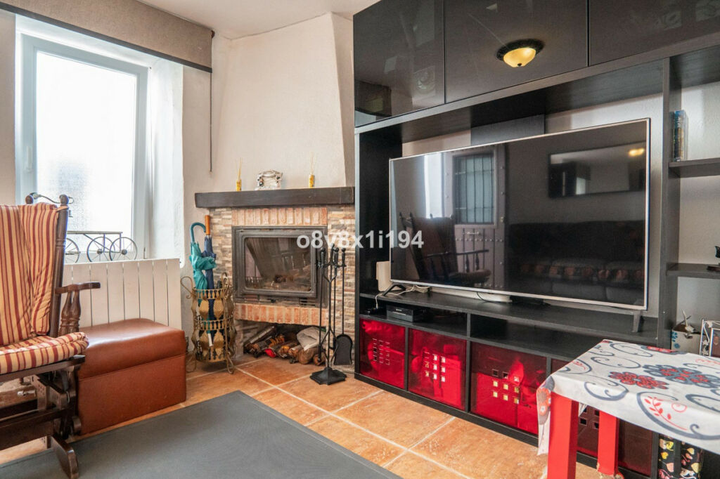 Detached Villa Pizarra Málaga - image 5