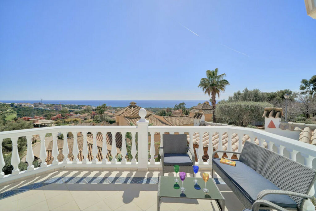 Detached Villa Hacienda Las Chapas Málaga - image 5