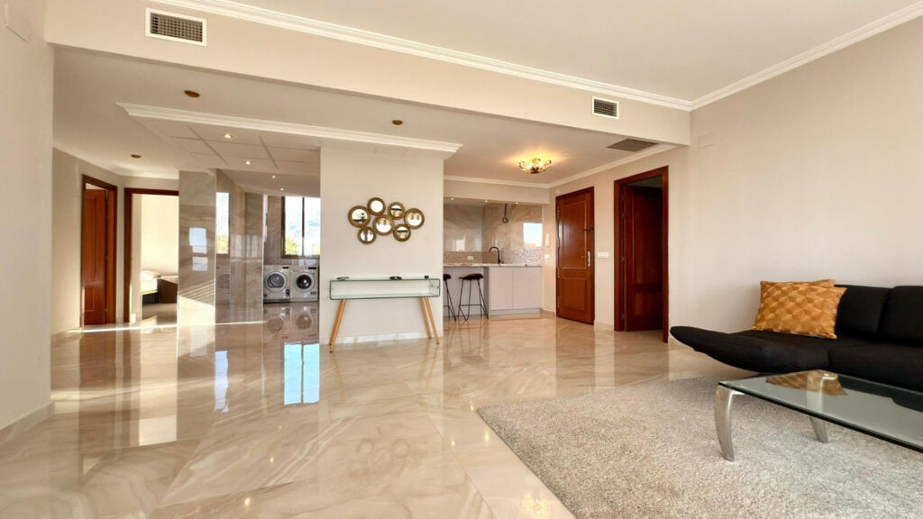 Middle Floor Apartment Benidorm Alicante - image 5