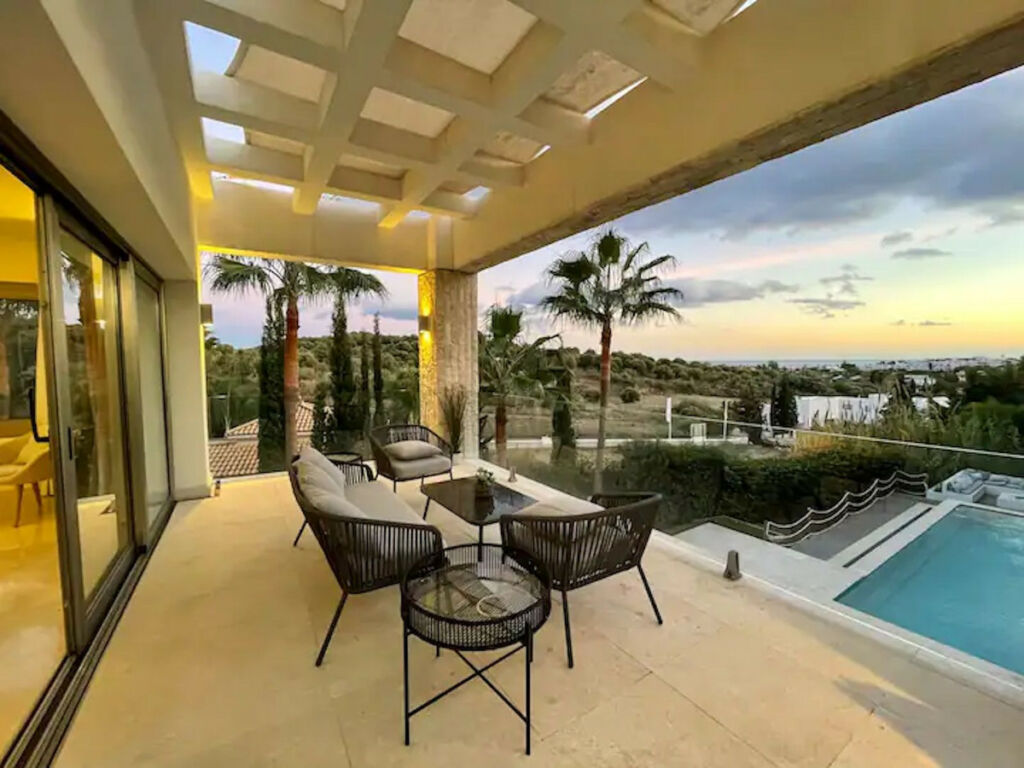 Detached Villa Benahavís Málaga - image 5