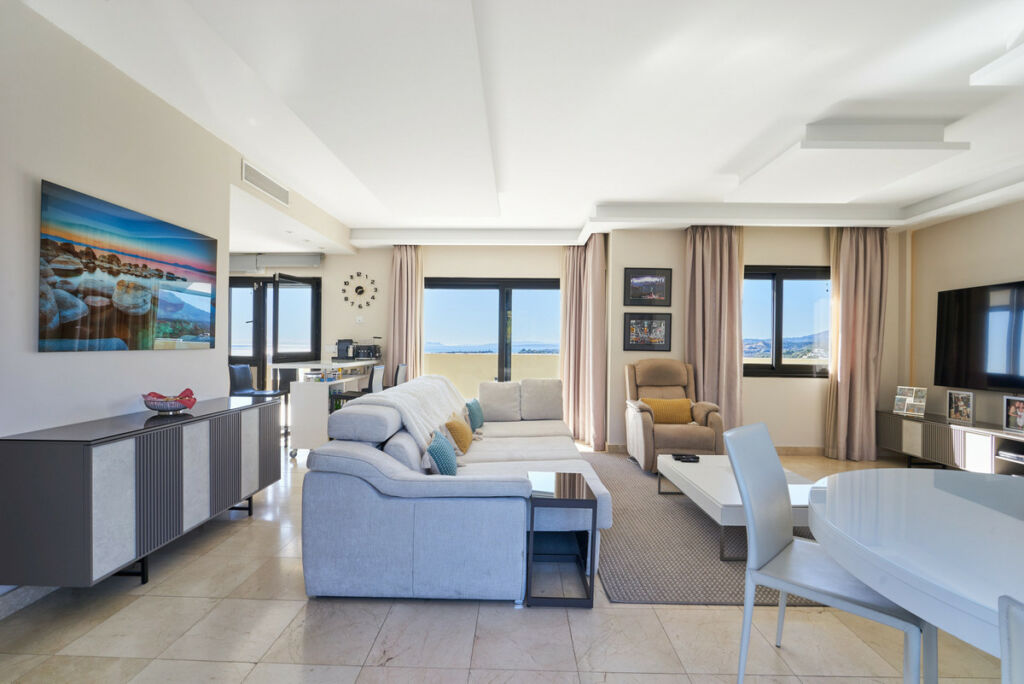Penthouse Estepona Málaga - image 5