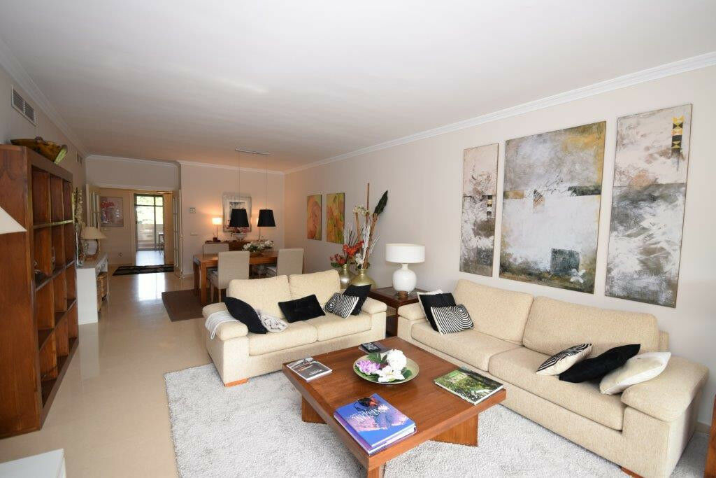 Middle Floor Apartment Puerto Banús Málaga - image 5