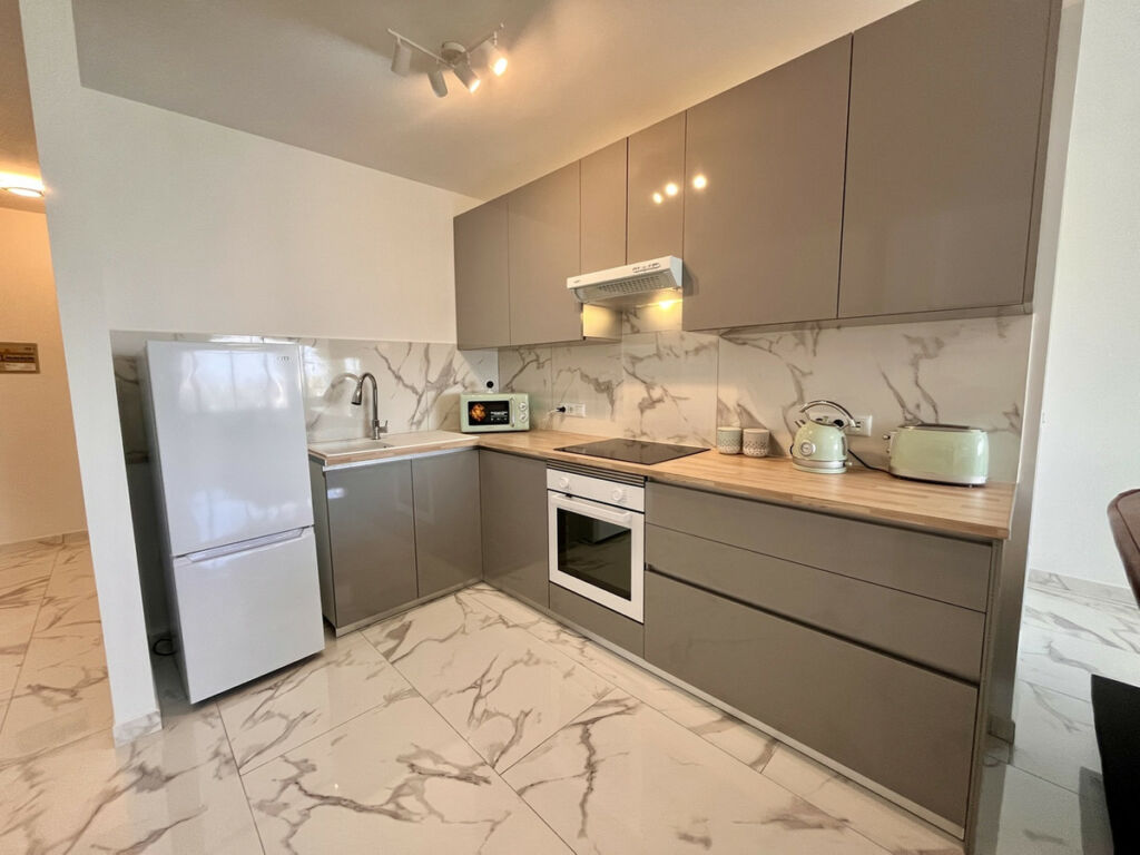Ground Floor Apartment Villamartin Alicante - image 5