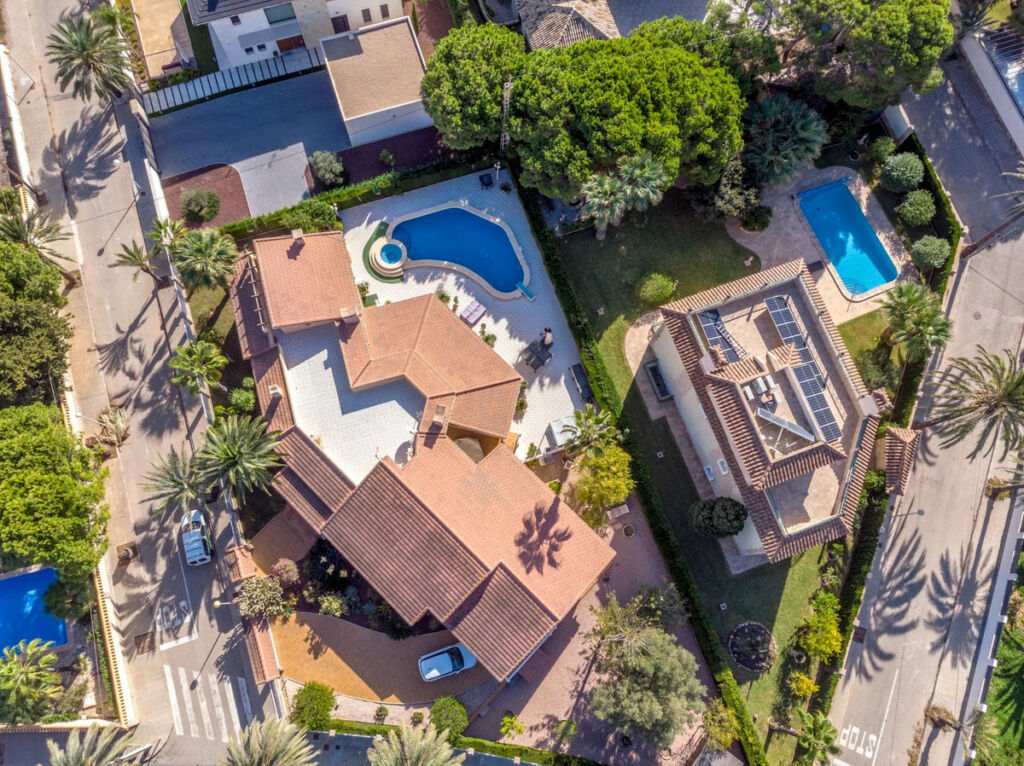 Detached Villa Cabo Roig Alicante - image 5