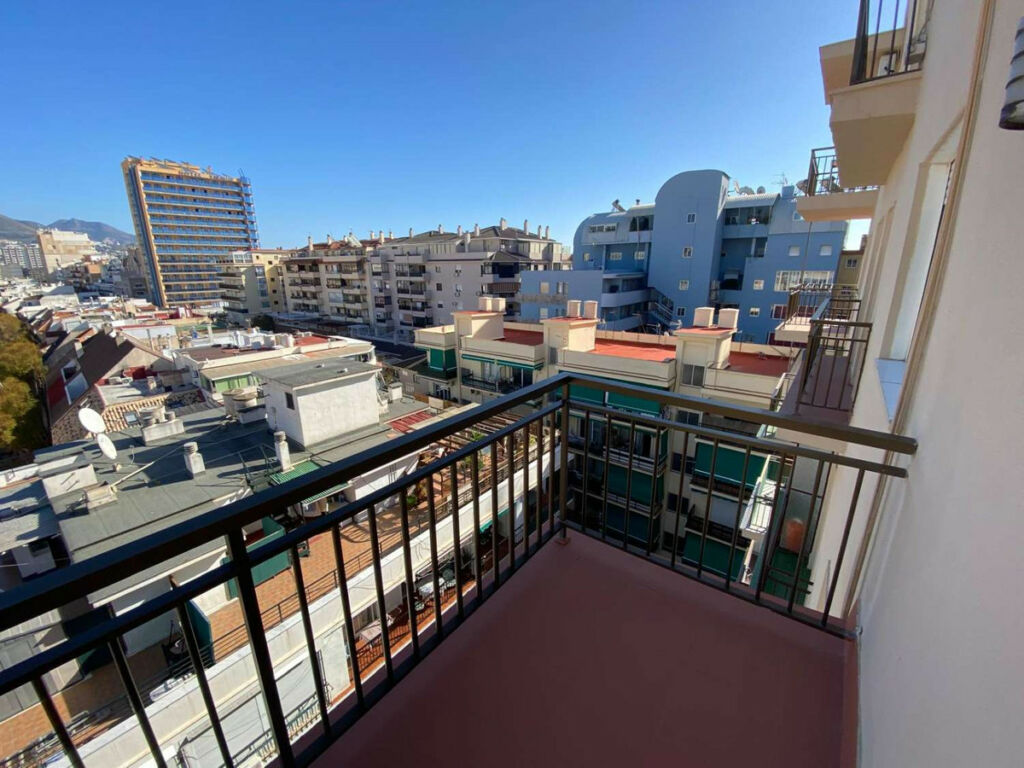 Middle Floor Apartment Fuengirola Málaga - image 5