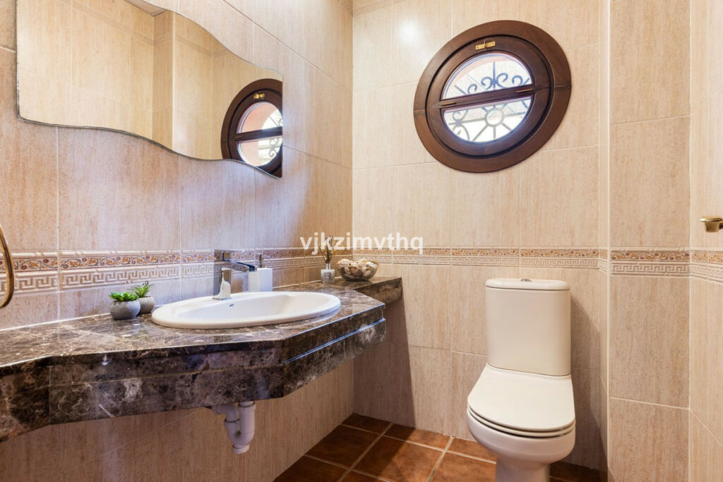 Detached Villa Benahavís Málaga - image 8