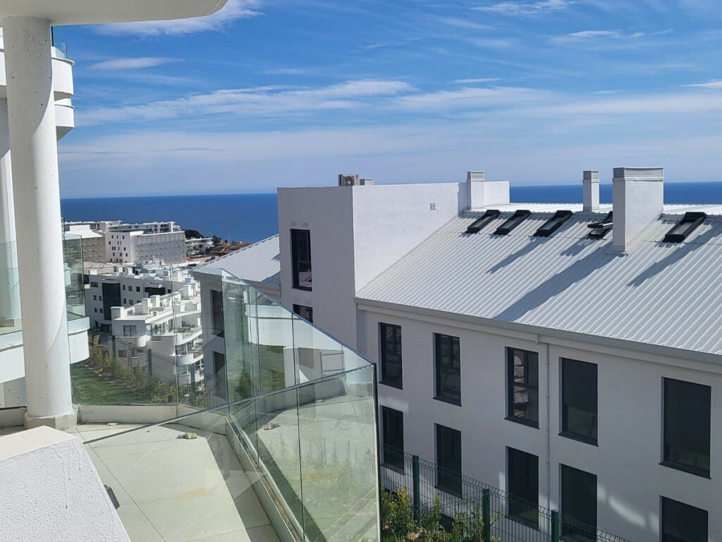 Middle Floor Apartment Fuengirola Málaga - image 5
