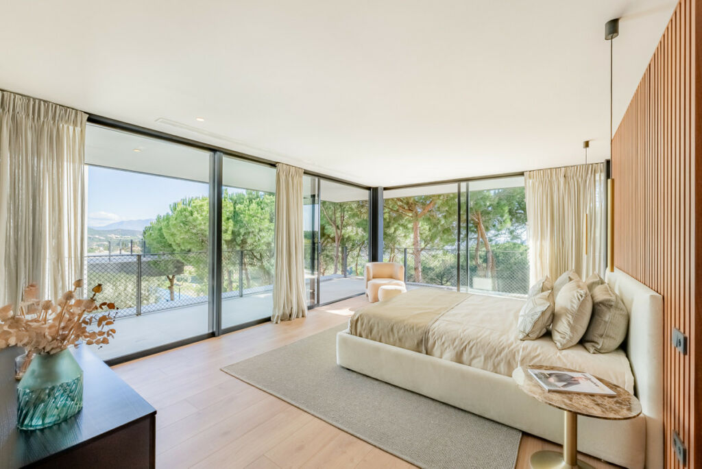 Detached Villa San Roque Cádiz - image 5