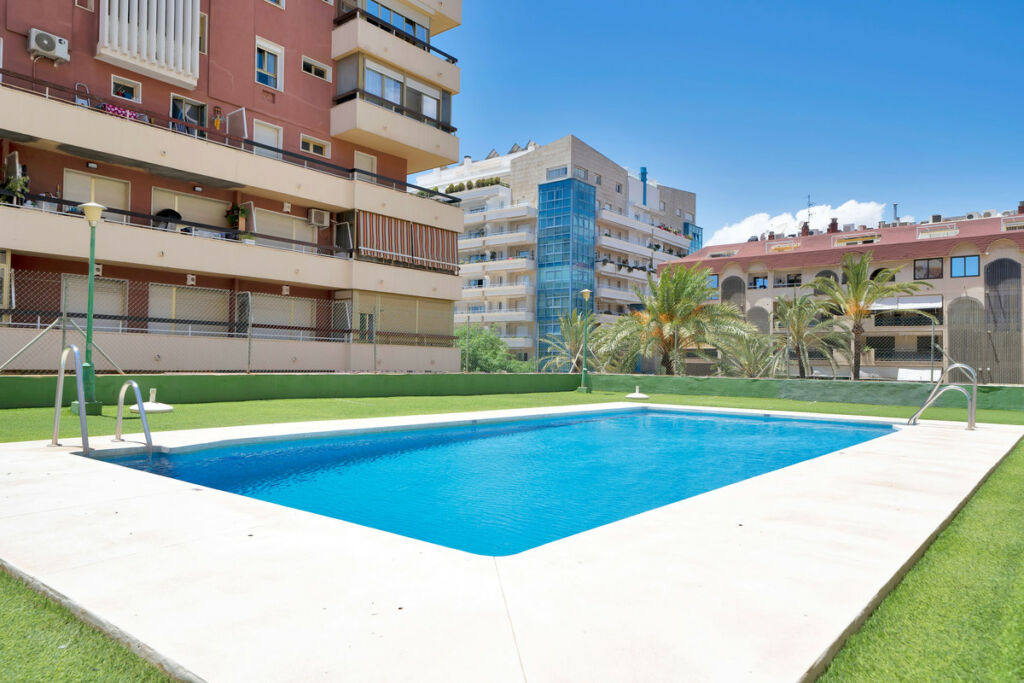 Middle Floor Apartment Marbella Málaga - image 5