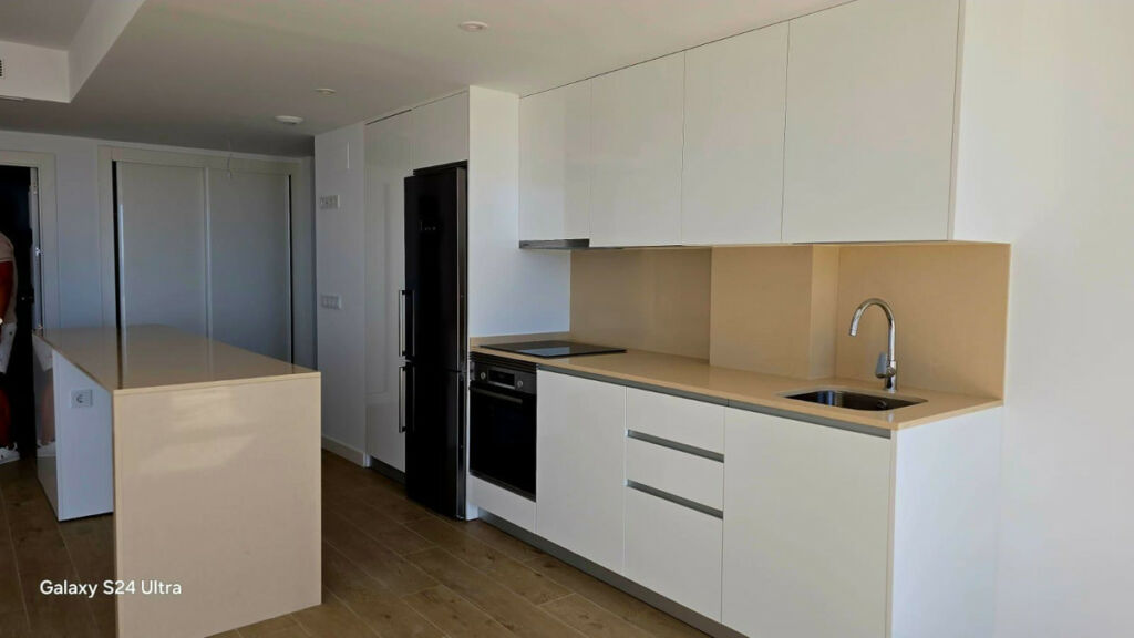 Middle Floor Apartment Estepona Málaga - image 10
