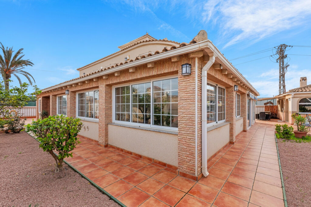 Townhouse Torrevieja Alicante - image 4