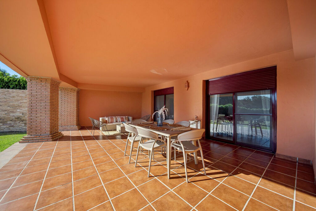 Ground Floor Apartment Casares Playa Málaga - image 5