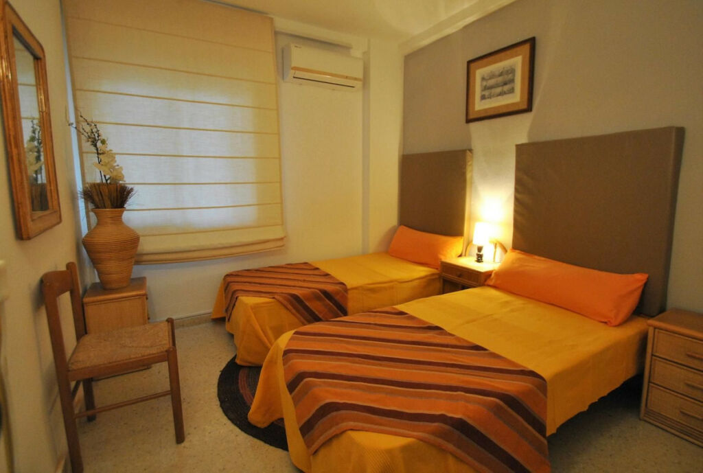 Middle Floor Apartment Los Boliches Málaga - image 5