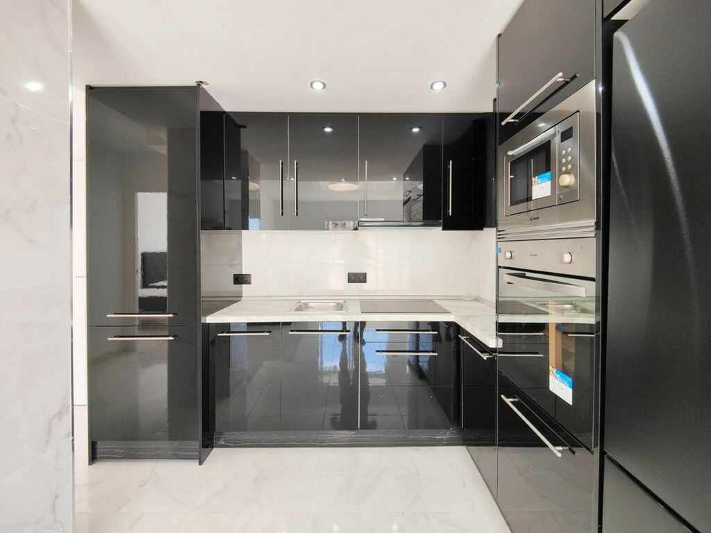 Middle Floor Apartment Punta Prima Alicante - image 5