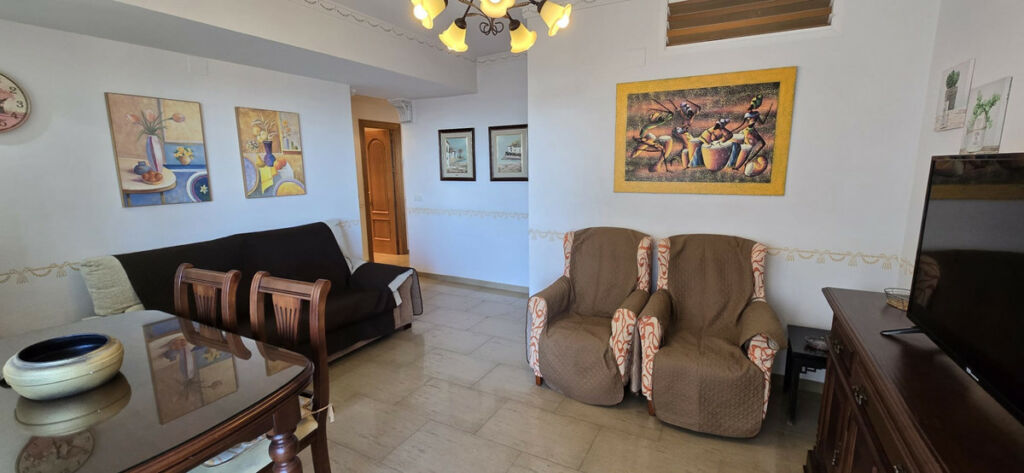Middle Floor Apartment La Carihuela Málaga - image 5
