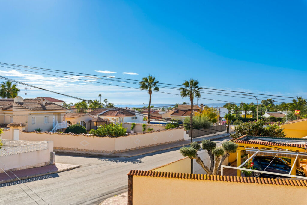 Detached Villa Ciudad Quesada Alicante - image 50