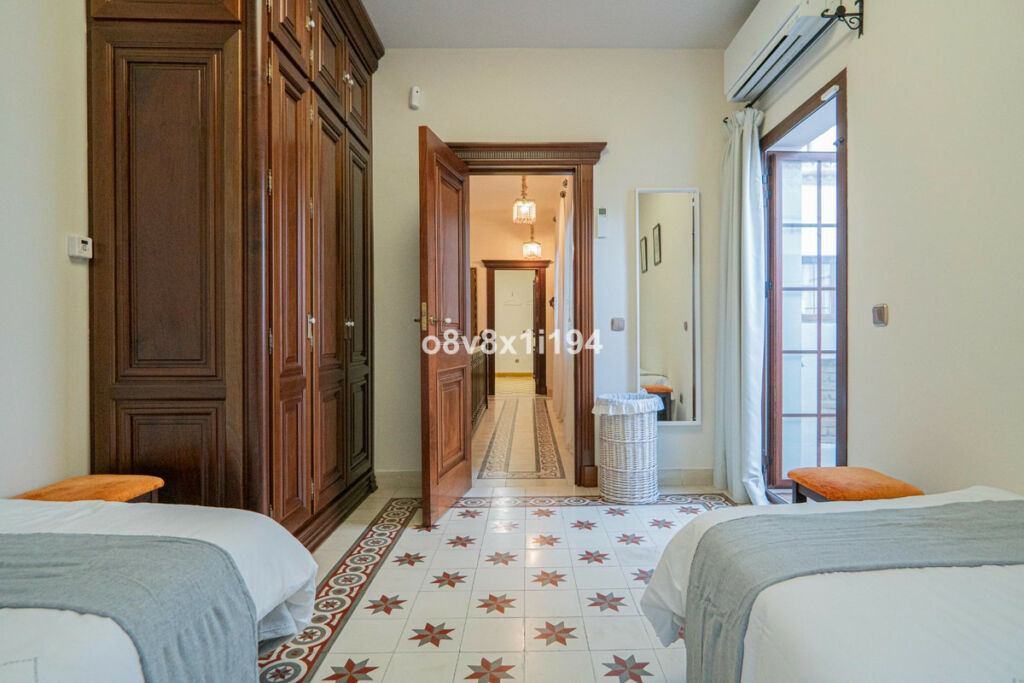 Detached Villa Fuengirola Málaga - image 50