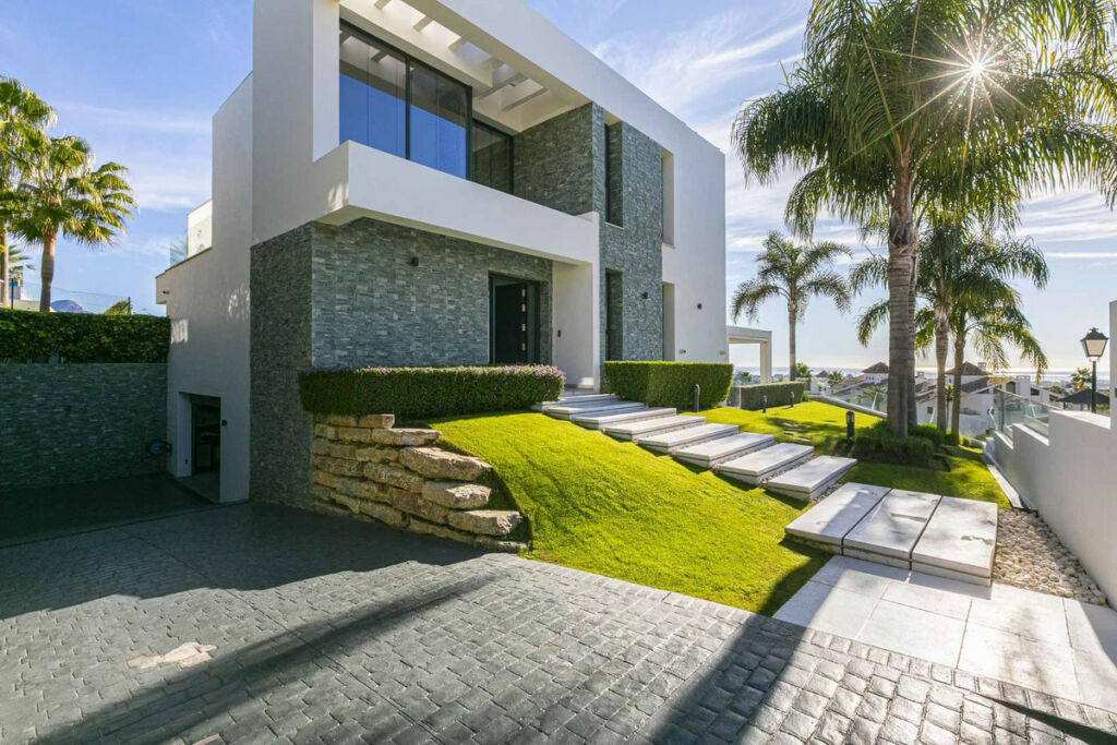 Detached Villa Benahavís Málaga - image 50