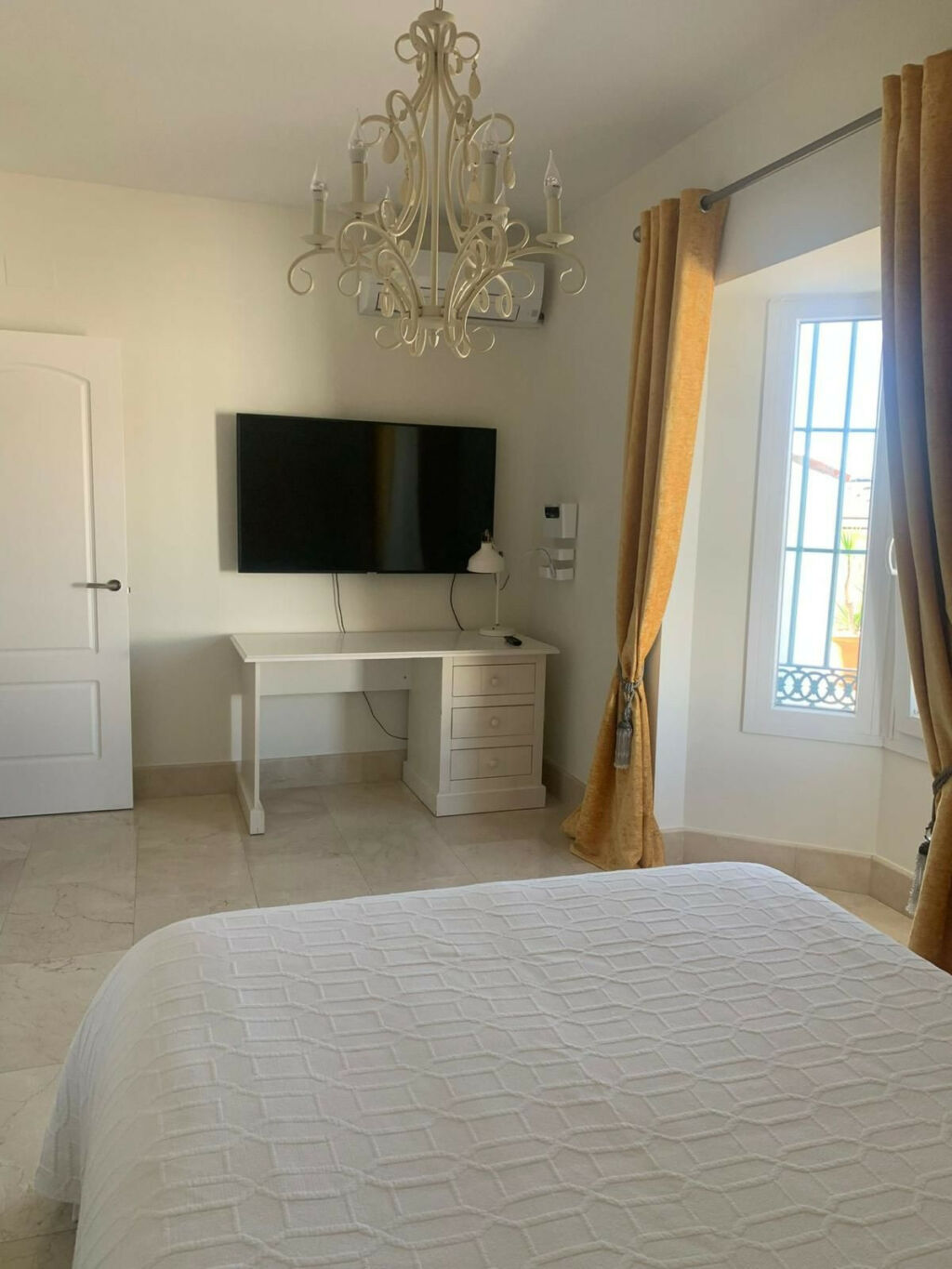 Detached Villa San Roque Cádiz - image 6
