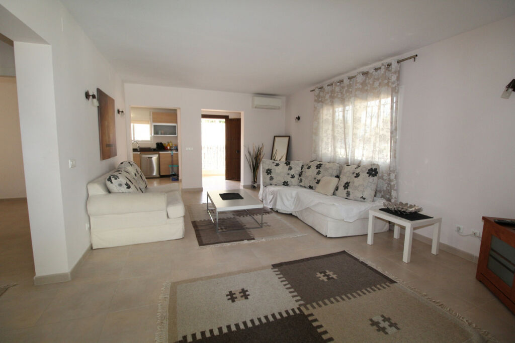 Detached Villa Nueva Andalucía Málaga - image 6