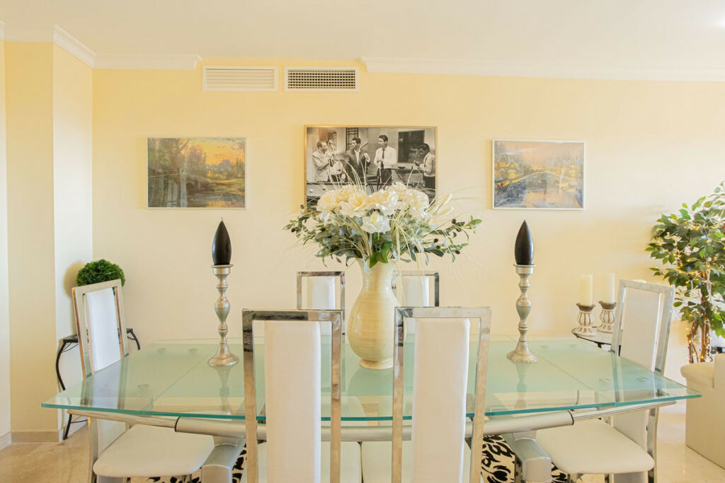 Middle Floor Apartment Elviria Málaga - image 6