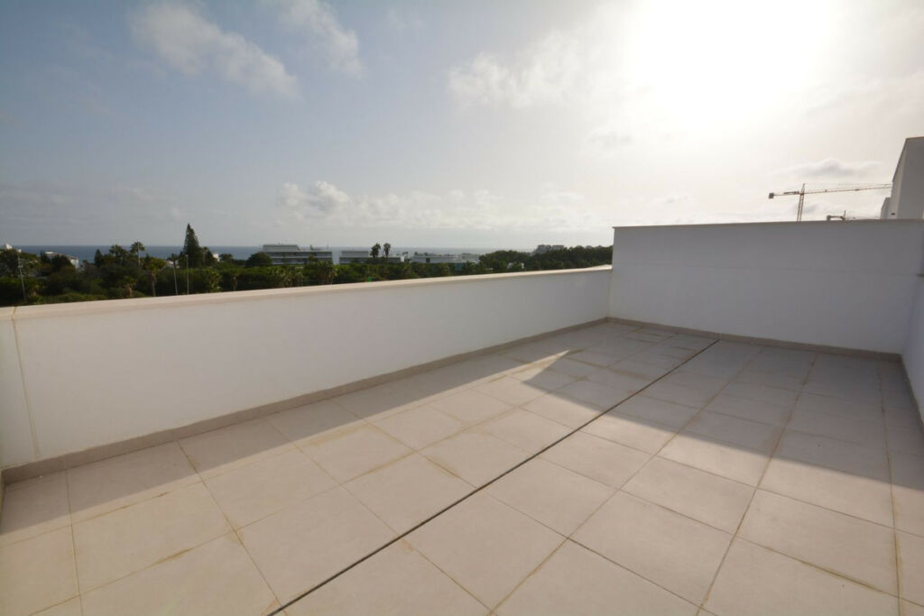 Middle Floor Apartment Estepona Málaga - image 6