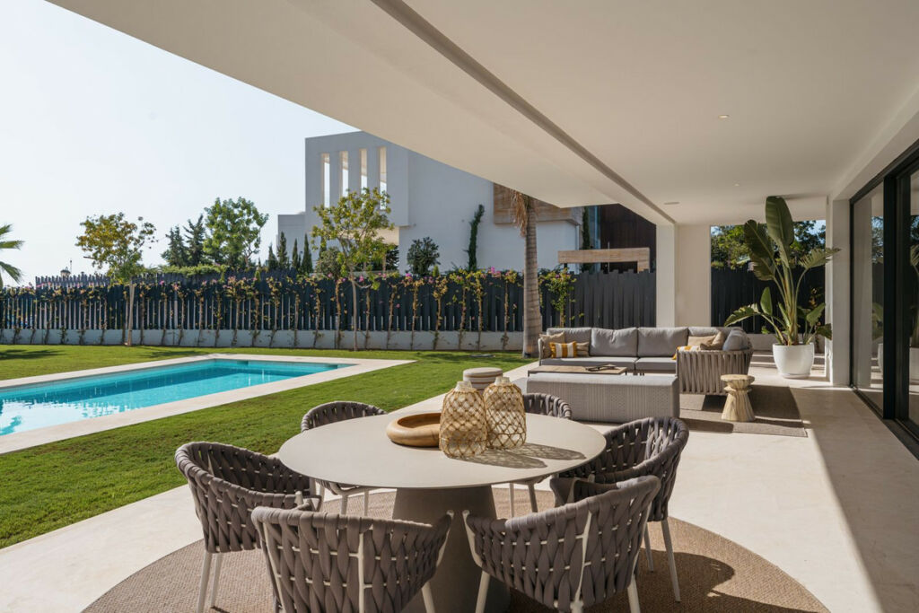 Detached Villa The Golden Mile Málaga - image 6