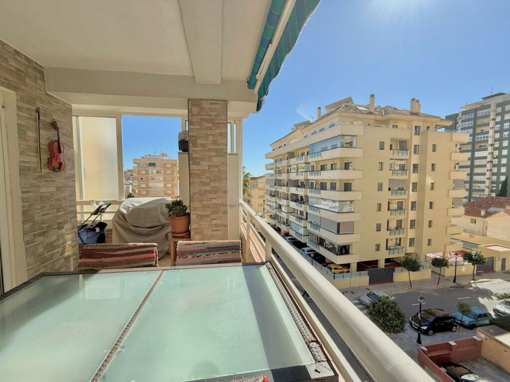 Middle Floor Apartment Los Boliches Málaga - image 6