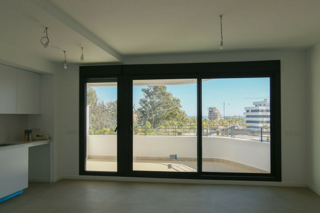 Middle Floor Apartment Los Alamos Málaga - image 6