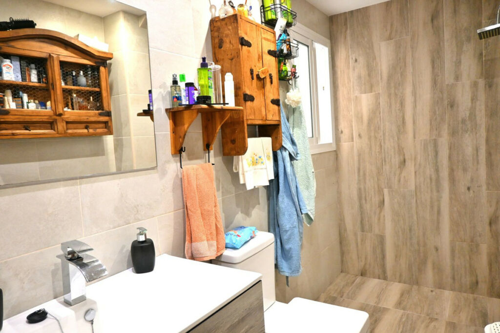 Ground Floor Apartment Las Lagunas Málaga - image 6