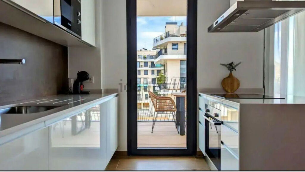 Middle Floor Apartment Villajoyosa Alicante - image 4