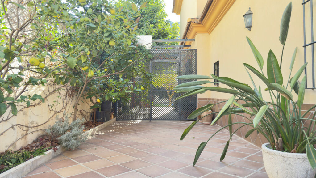 Detached Villa Antequera Málaga - image 6