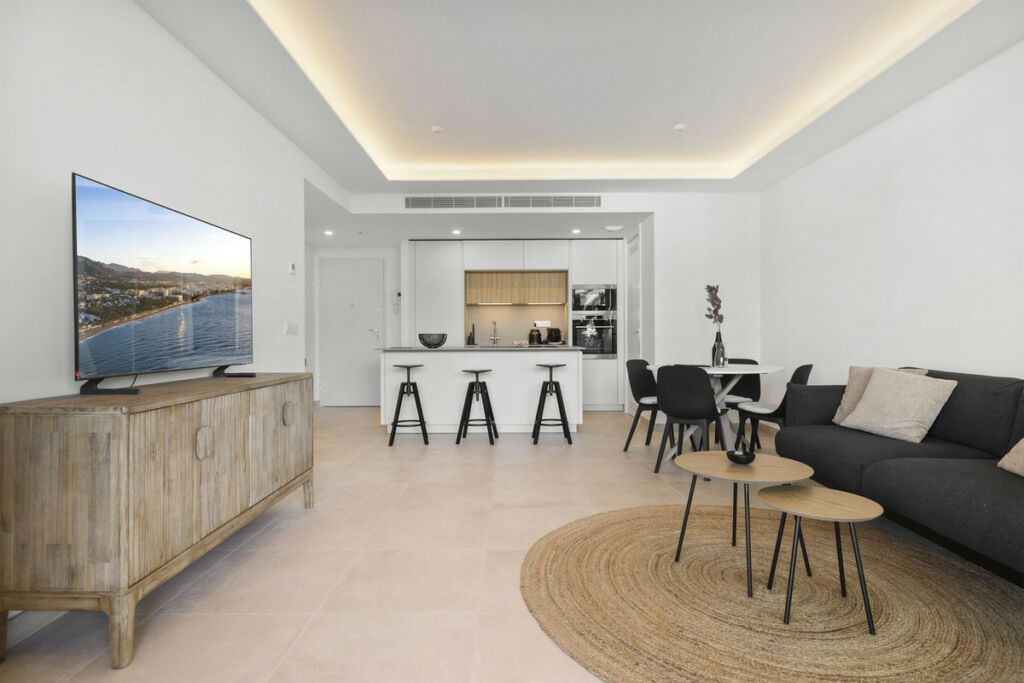 Middle Floor Apartment Fuengirola Málaga - image 10