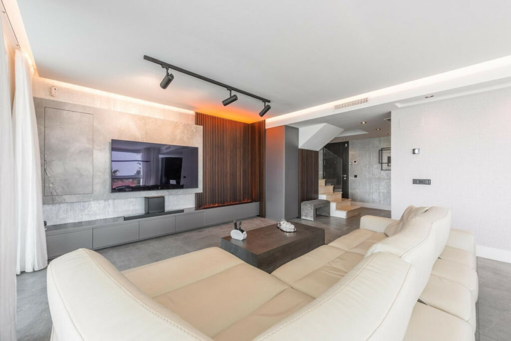 Penthouse La Quinta Málaga - image 6