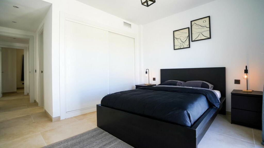 Middle Floor Apartment Benahavís Málaga - image 5