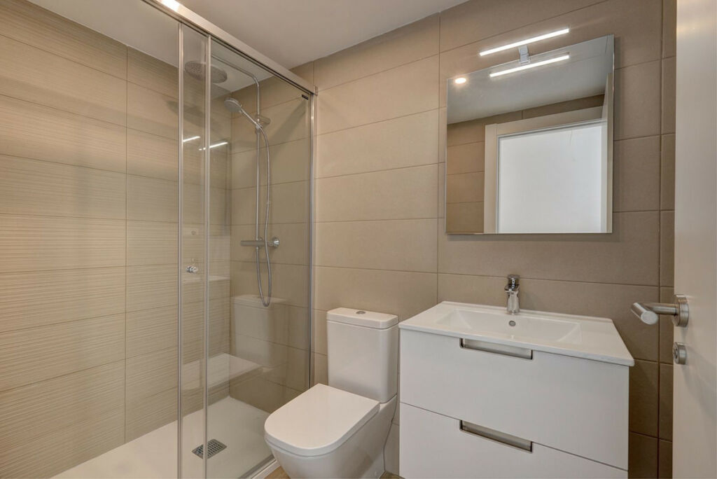Middle Floor Apartment Estepona Málaga - image 6