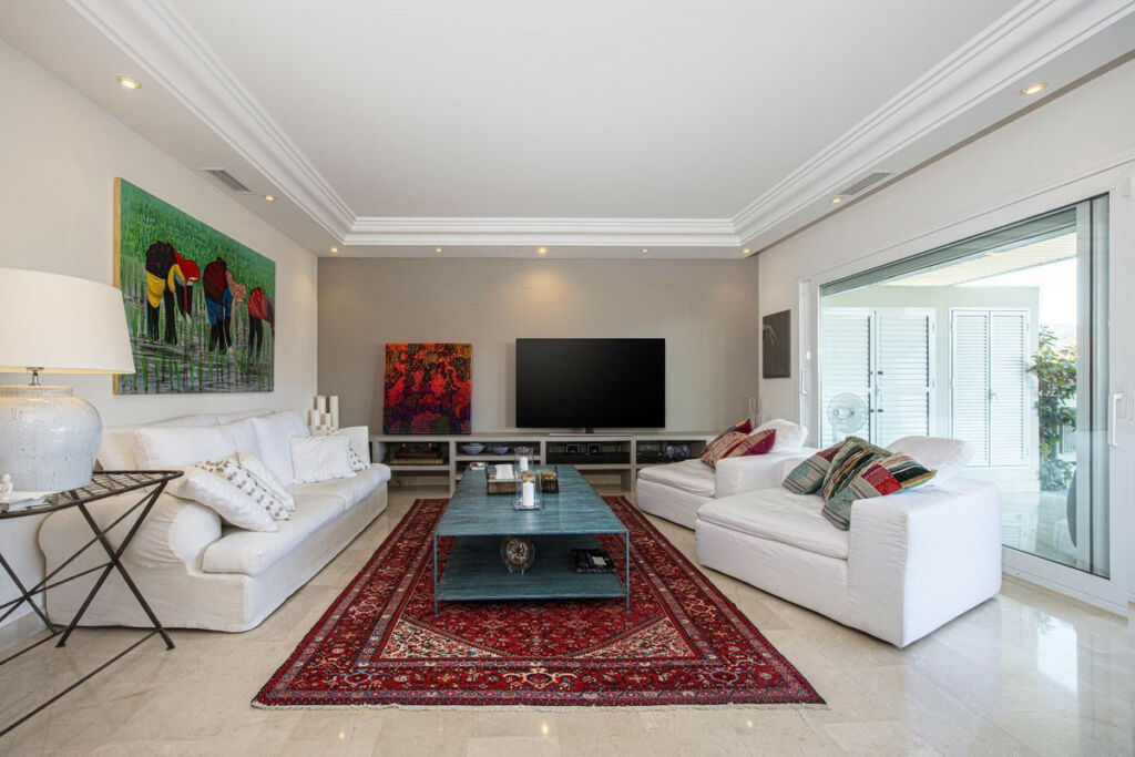 Ground Floor Apartment Nueva Andalucía Málaga - image 6