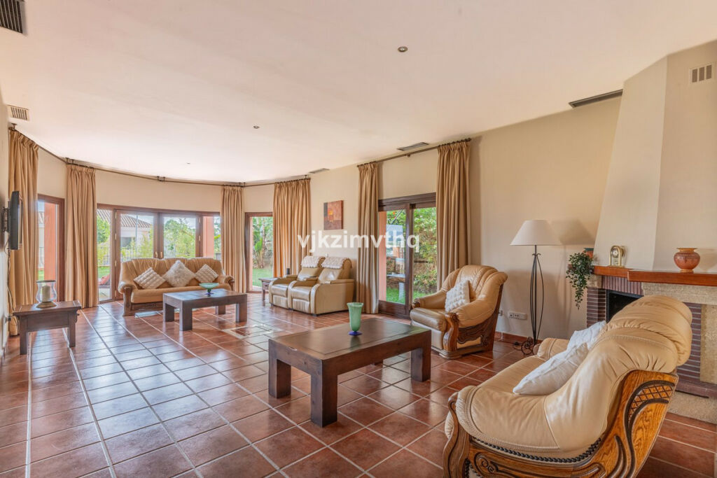 Detached Villa Benahavís Málaga - image 9
