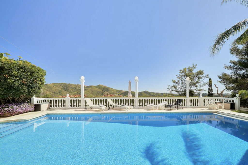 Detached Villa Hacienda Las Chapas Málaga - image 6