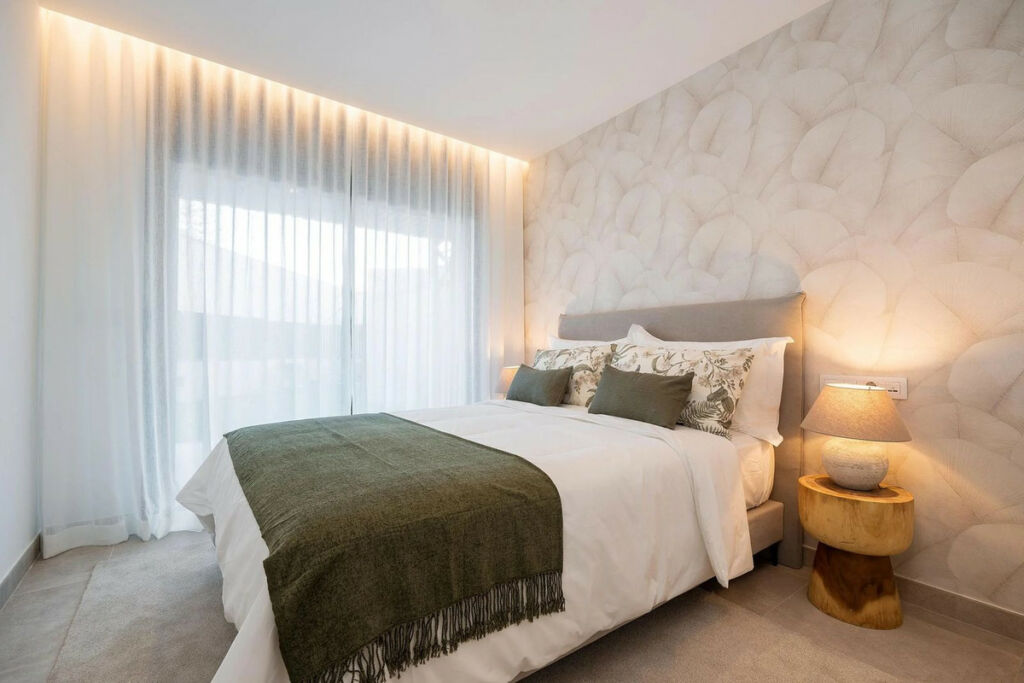 Middle Floor Apartment Fuengirola Málaga - image 6