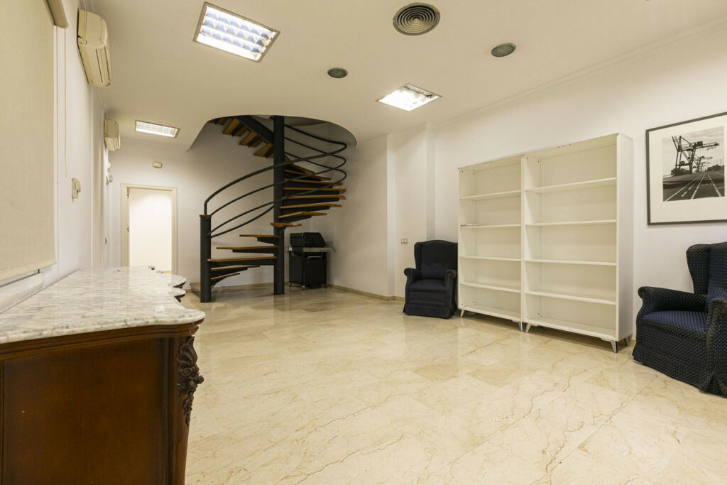 Warehouse Marbella Málaga - image 6