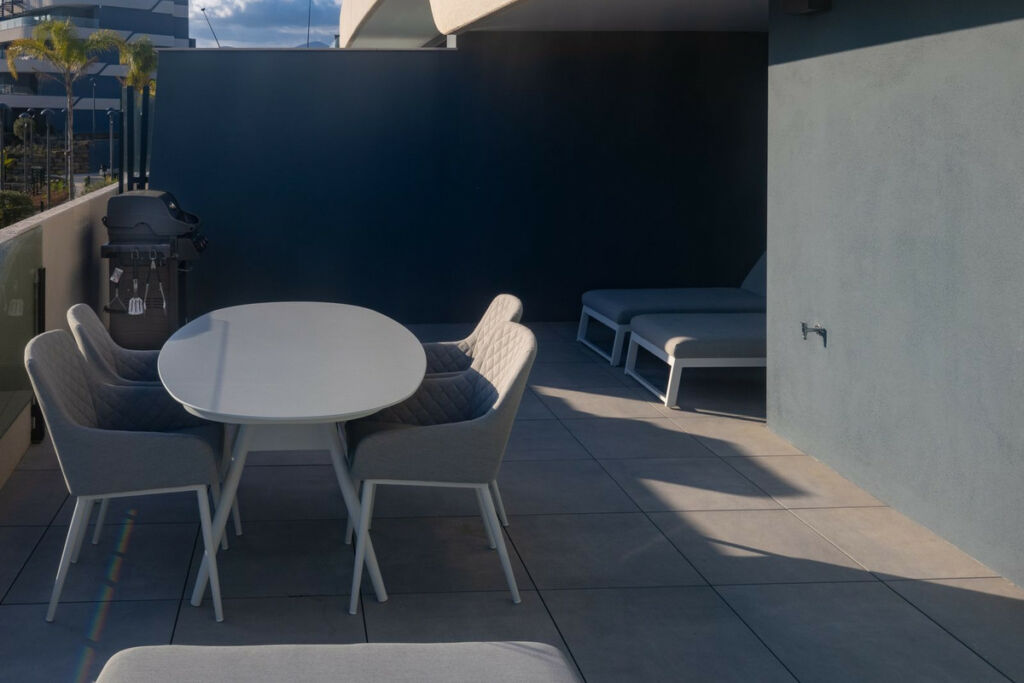 Middle Floor Apartment Selwo Málaga - image 6