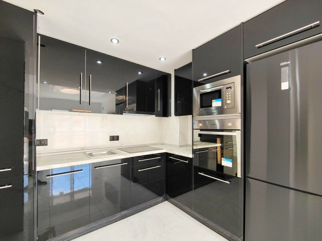 Middle Floor Apartment Punta Prima Alicante - image 6