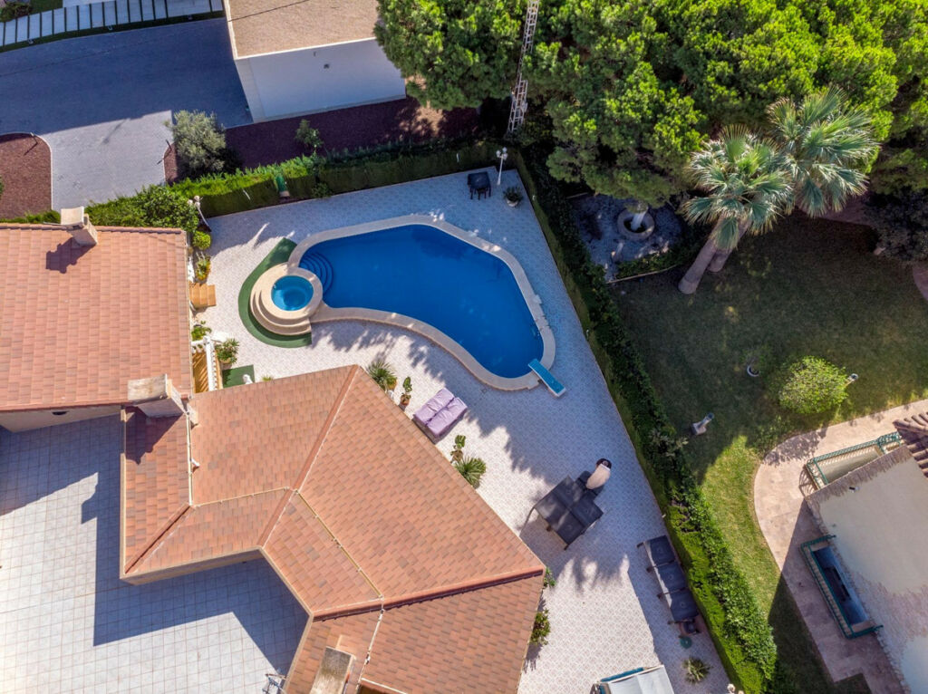 Detached Villa Cabo Roig Alicante - image 6