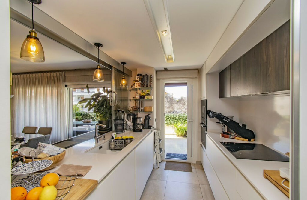 Middle Floor Apartment Marbella Málaga - image 6