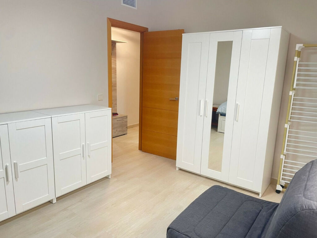 Middle Floor Apartment Estepona Málaga - image 8