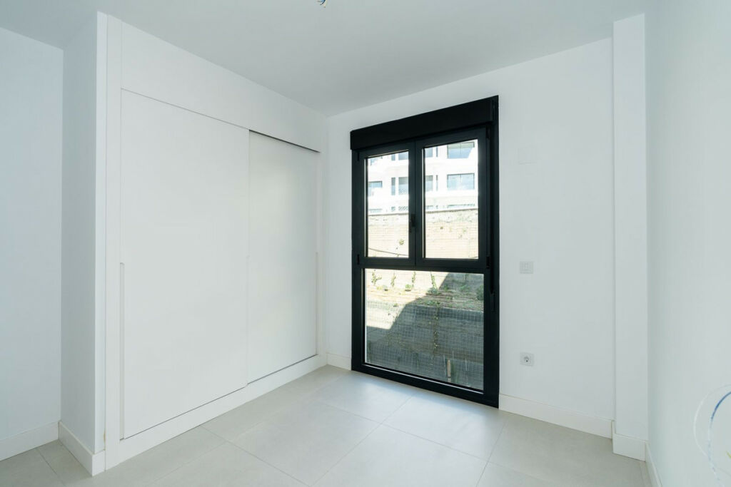 Middle Floor Apartment Fuengirola Málaga - image 6