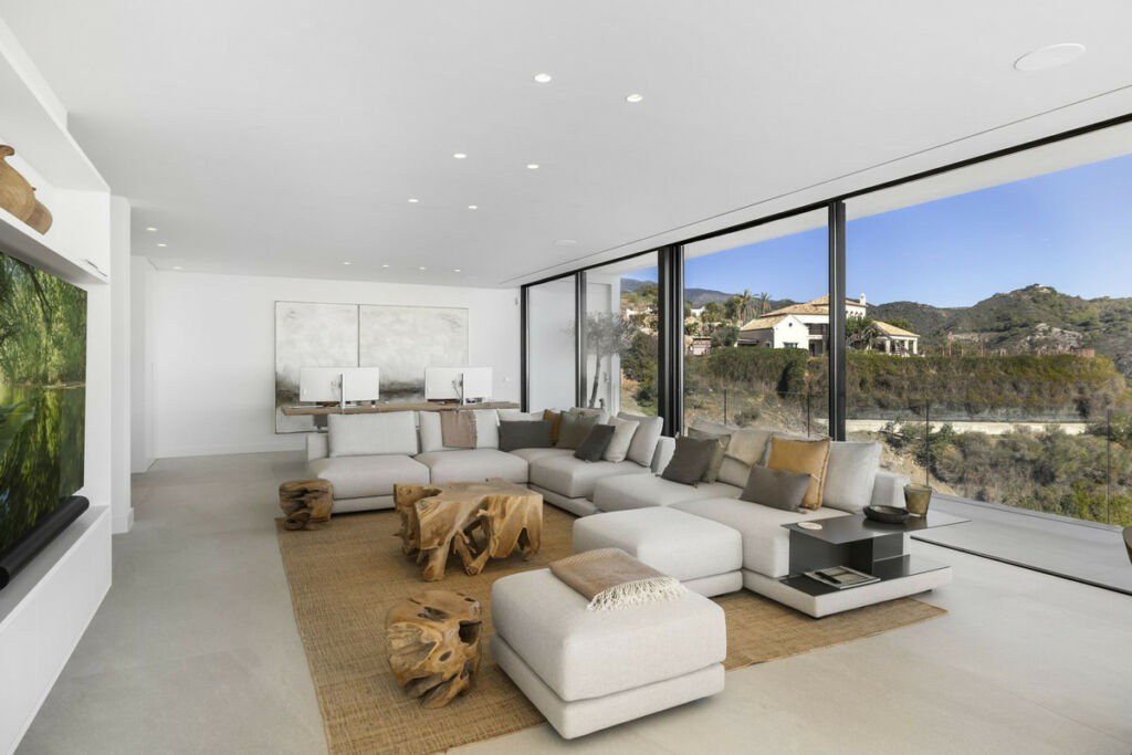 Detached Villa Benahavís Málaga - image 19