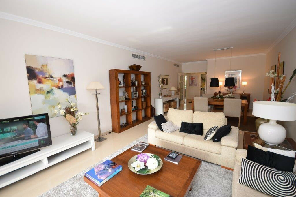 Middle Floor Apartment Puerto Banús Málaga - image 7